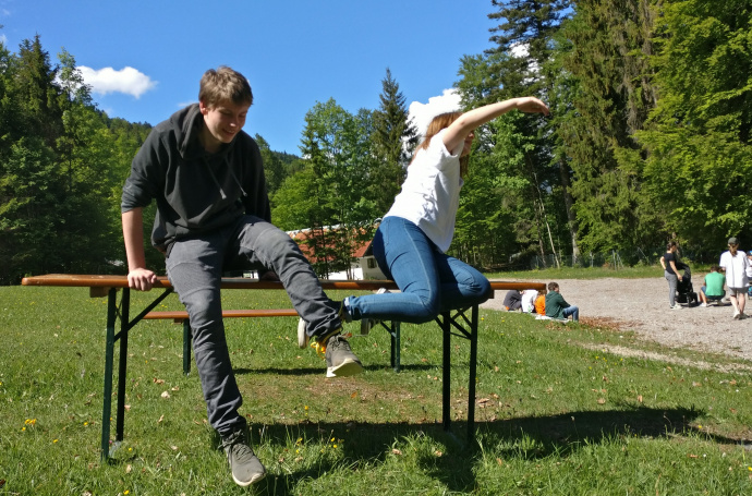Konrad und Julia geben alles an der Fun &amp; Action-Station am Kreiswettbewerb 2018